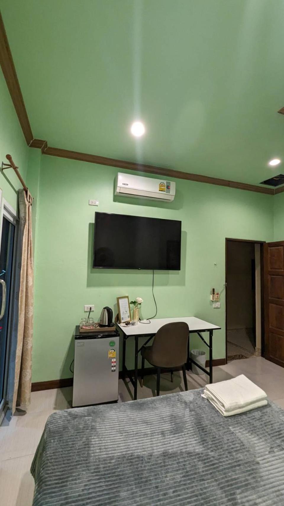 Bed and Breakfast Passion Nai Harn Екстер'єр фото